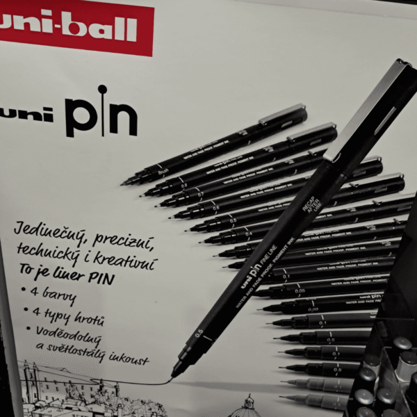 UNI Pin Fine Liner – voděodolný popisovač